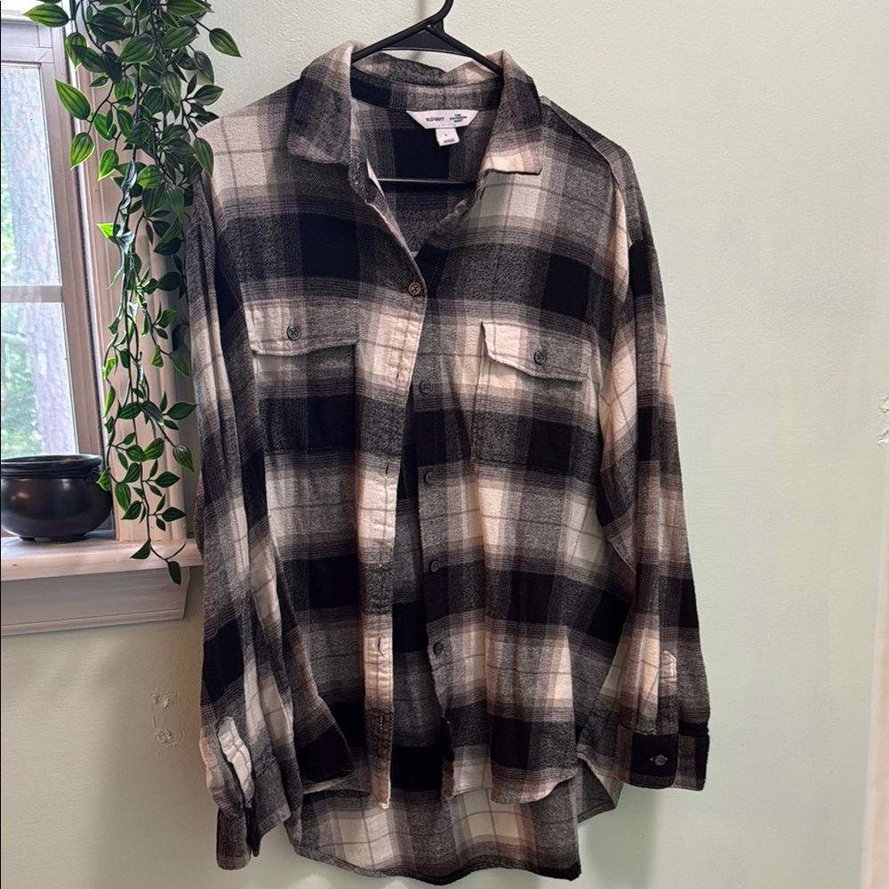 Black and White Plaid Button-Up Shirt